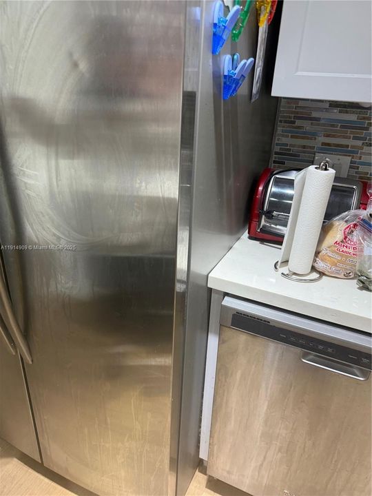 Recently Rented: $2,400 (1 beds, 1 baths, 870 Square Feet)