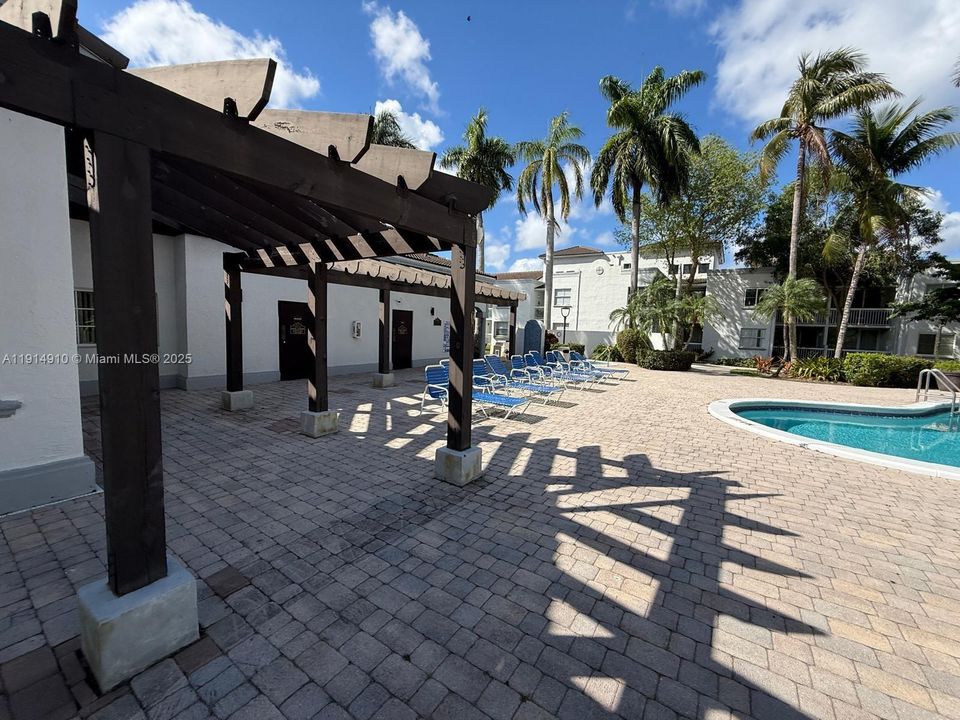 Недавно арендовано: $2,500 (2 спален, 2 ванн, 1128 Квадратных фут)