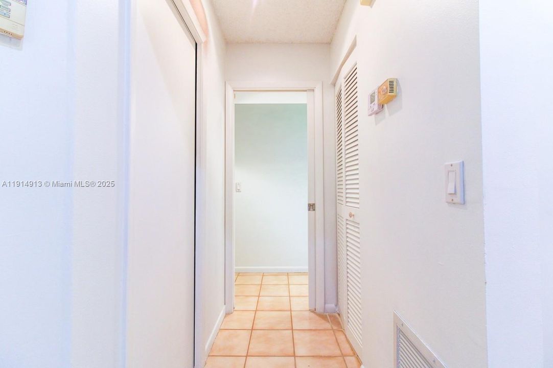 合同活跃: $2,900 (3 贝兹, 2 浴室, 1554 平方英尺)