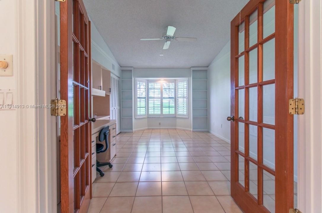 合同活跃: $2,900 (3 贝兹, 2 浴室, 1554 平方英尺)