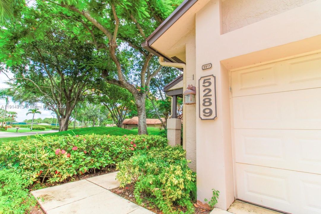 合同活跃: $2,900 (3 贝兹, 2 浴室, 1554 平方英尺)