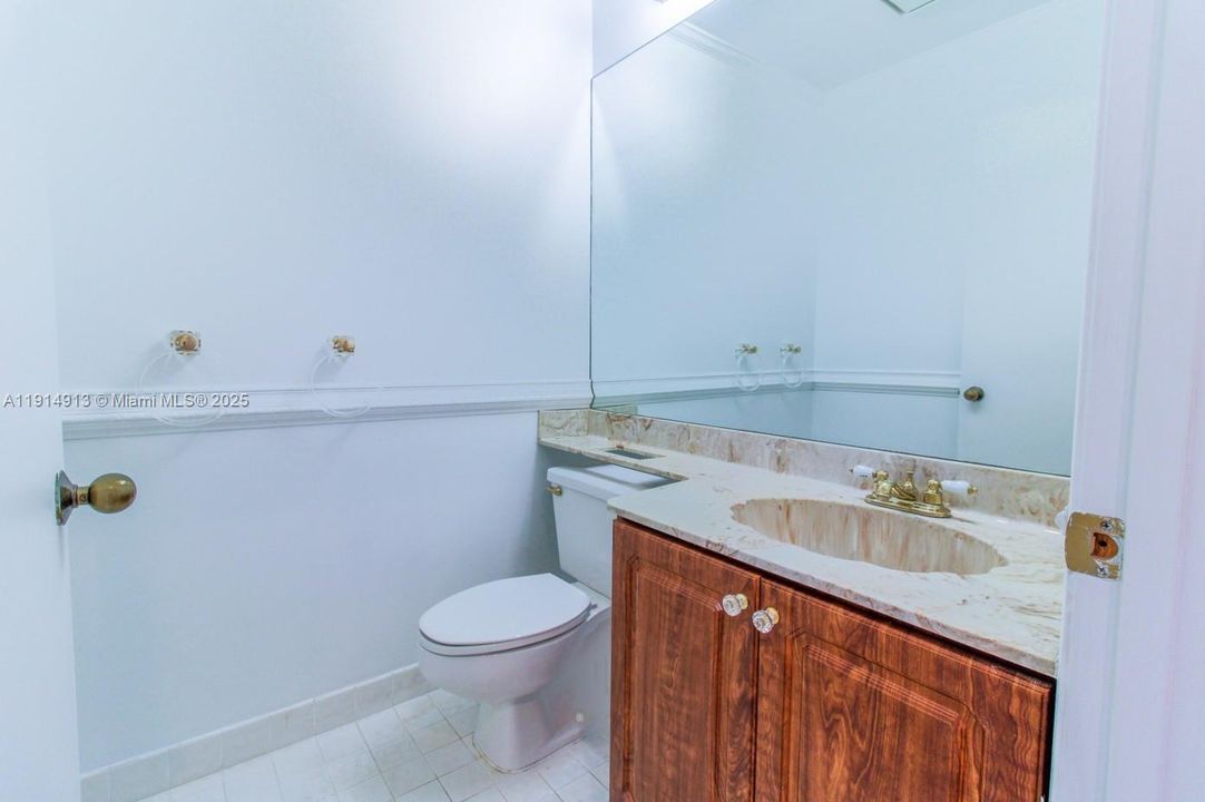 合同活跃: $2,900 (3 贝兹, 2 浴室, 1554 平方英尺)