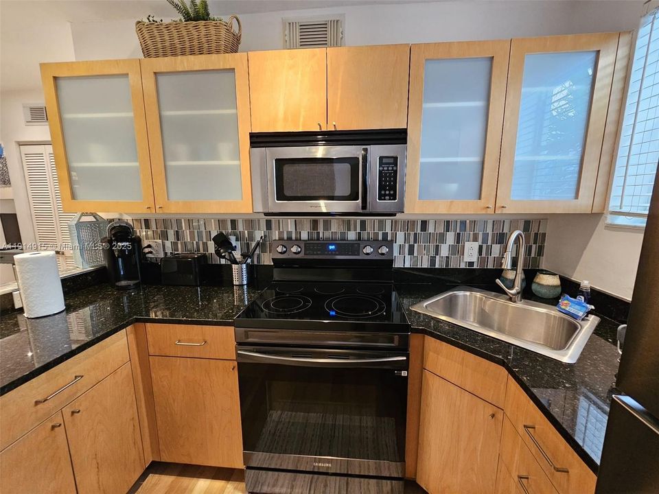 En Venta: $400,000 (0 camas, 1 baños, 414 Pies cuadrados)