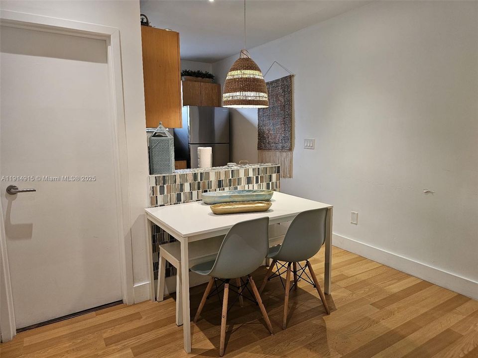 En Venta: $400,000 (0 camas, 1 baños, 414 Pies cuadrados)