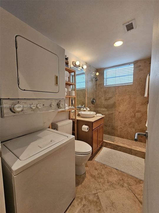 En Venta: $400,000 (0 camas, 1 baños, 414 Pies cuadrados)