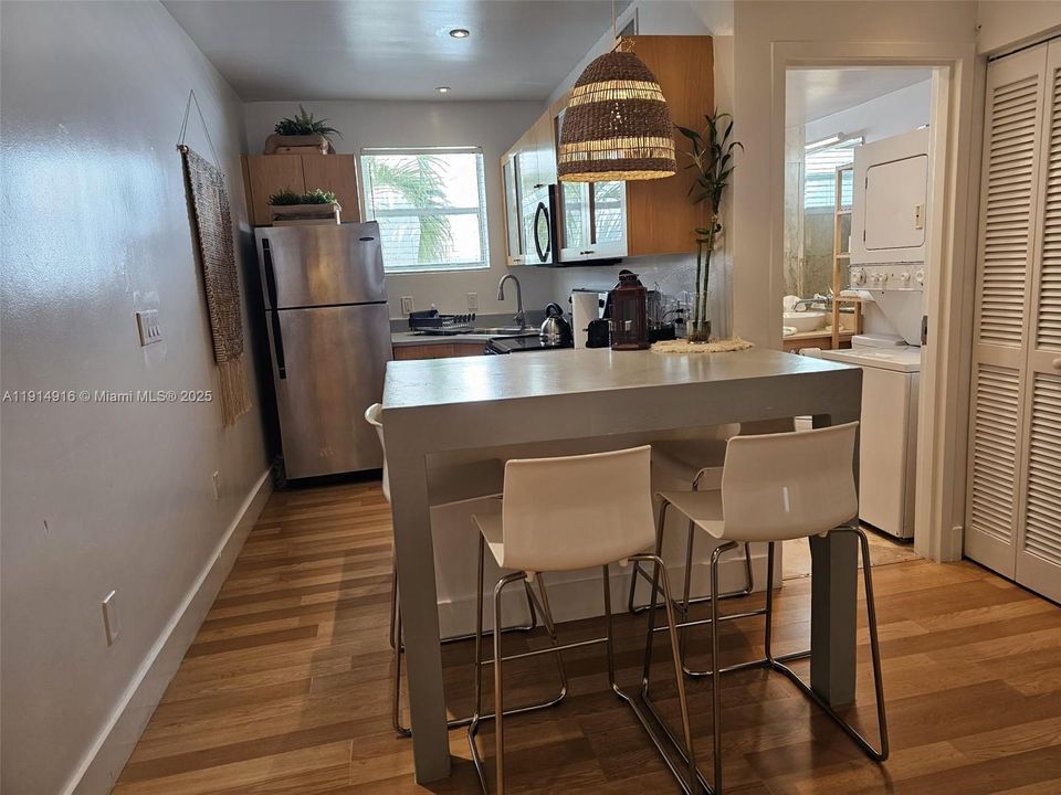 En Venta: $400,000 (0 camas, 1 baños, 399 Pies cuadrados)