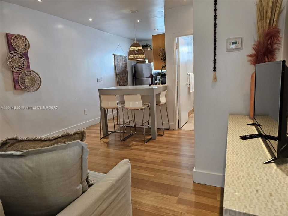 En Venta: $400,000 (0 camas, 1 baños, 399 Pies cuadrados)