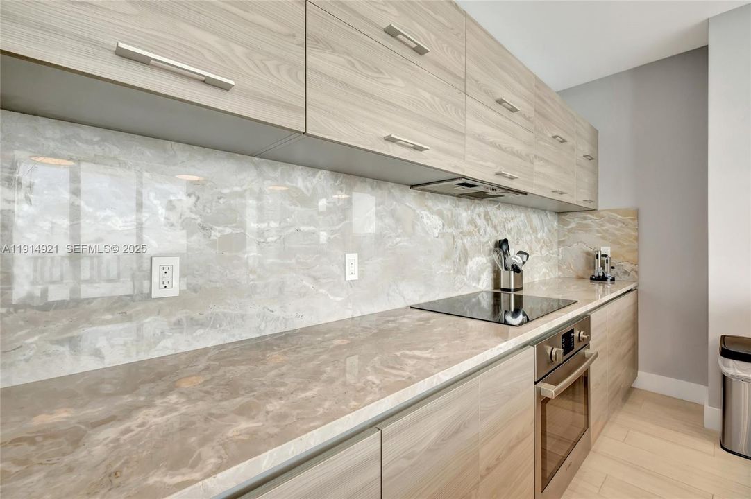 En Venta: $2,900,000 (3 camas, 3 baños, 1830 Pies cuadrados)