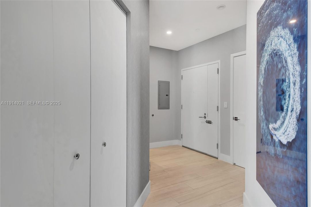 En Venta: $2,900,000 (3 camas, 3 baños, 1830 Pies cuadrados)