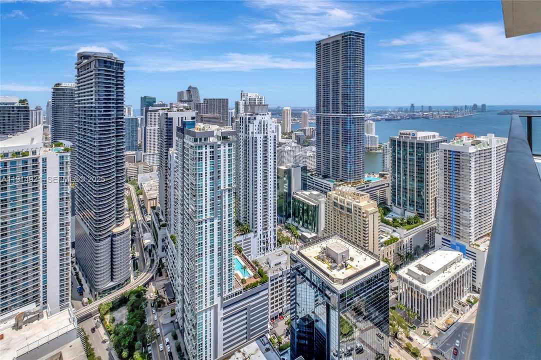 En Venta: $2,900,000 (3 camas, 3 baños, 1830 Pies cuadrados)