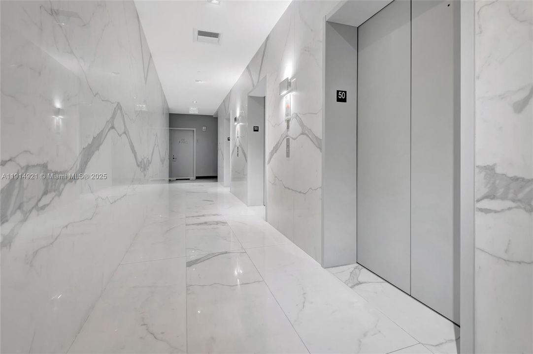 En Venta: $2,900,000 (3 camas, 3 baños, 1830 Pies cuadrados)