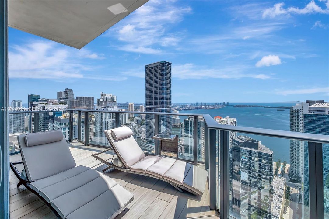 En Venta: $2,900,000 (3 camas, 3 baños, 1830 Pies cuadrados)