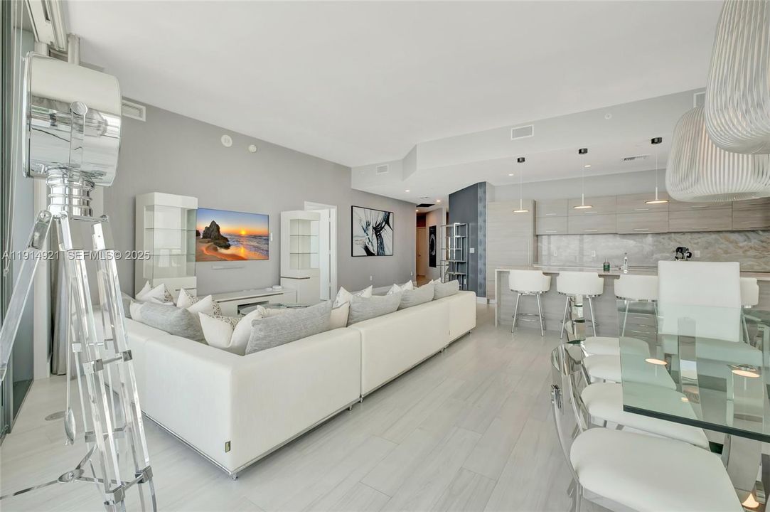 En Venta: $2,900,000 (3 camas, 3 baños, 1830 Pies cuadrados)