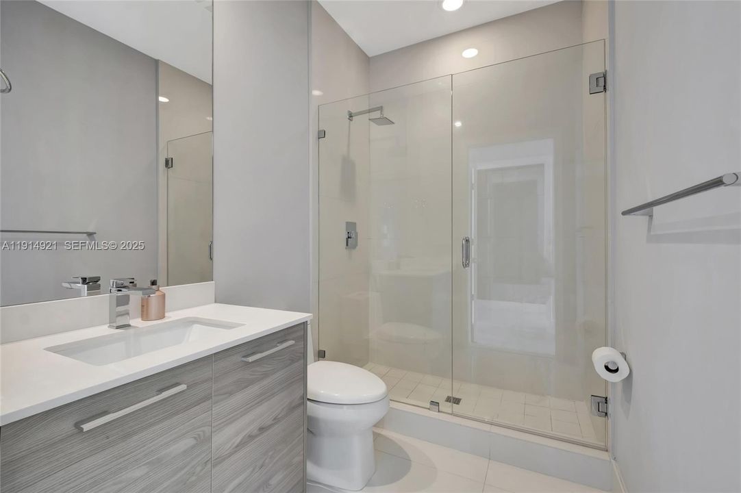 En Venta: $2,900,000 (3 camas, 3 baños, 1830 Pies cuadrados)