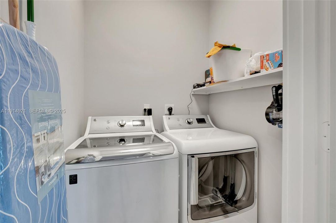 En Venta: $2,900,000 (3 camas, 3 baños, 1830 Pies cuadrados)