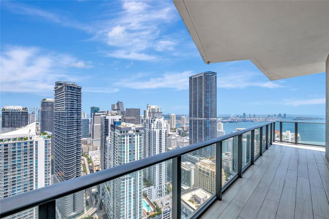 En Venta: $2,900,000 (3 camas, 3 baños, 1830 Pies cuadrados)