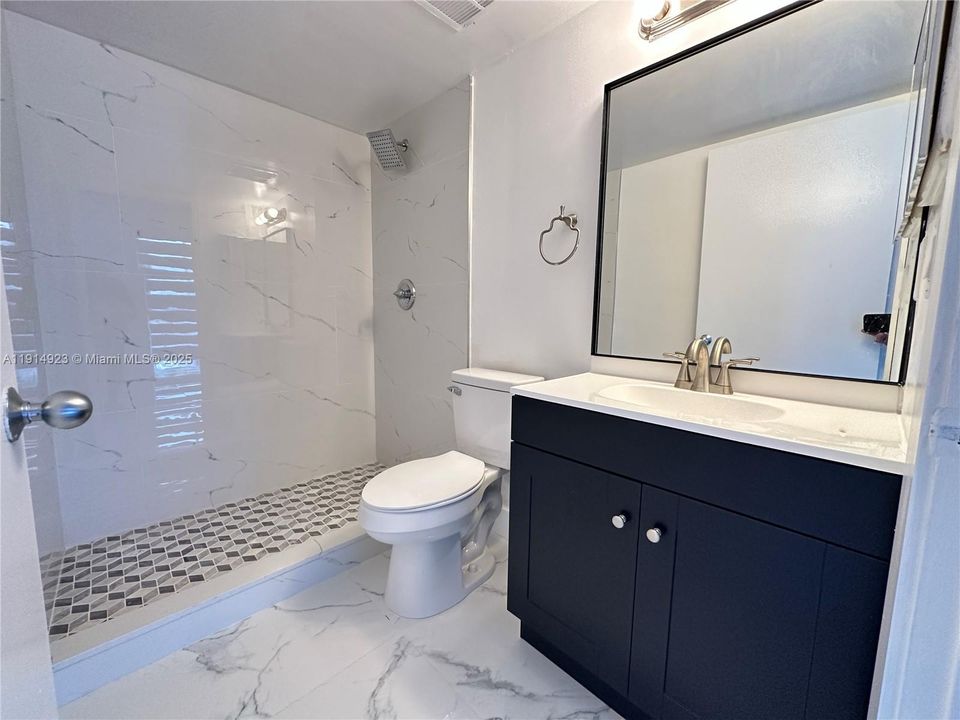 出租: $2,600 (2 贝兹, 2 浴室, 908 平方英尺)