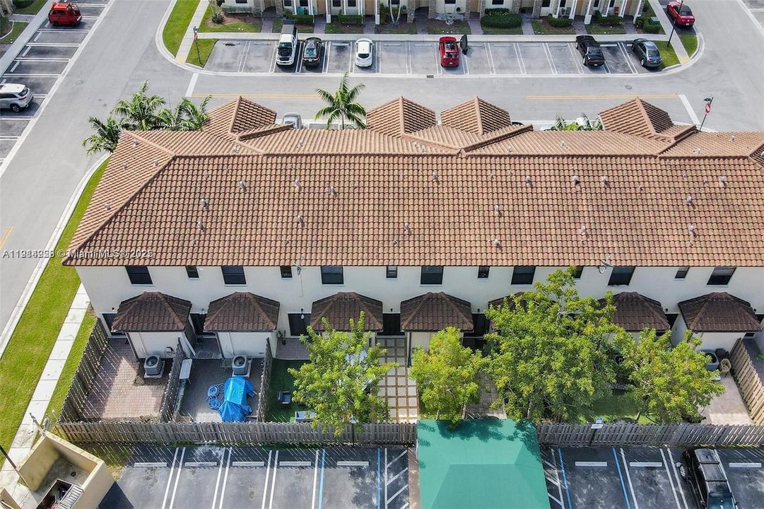 For Sale: $310,000 (2 beds, 2 baths, 1224 Square Feet)