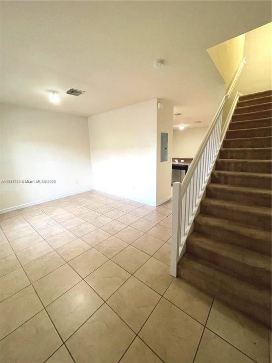 For Sale: $310,000 (2 beds, 2 baths, 1224 Square Feet)