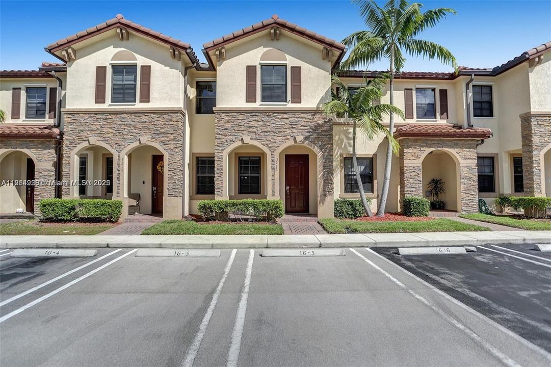 For Sale: $310,000 (2 beds, 2 baths, 1224 Square Feet)