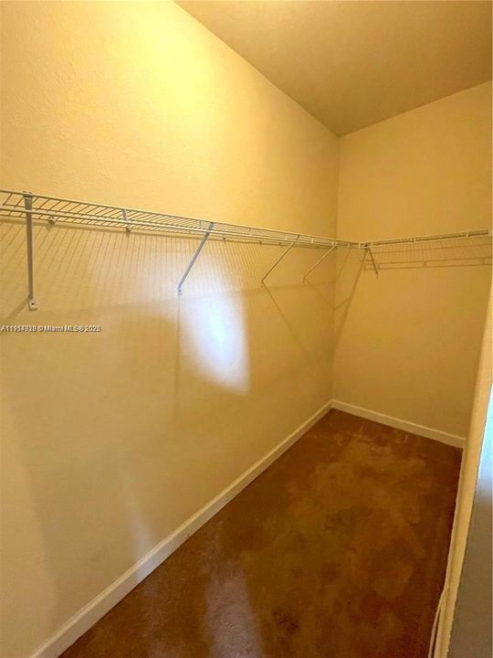 For Sale: $310,000 (2 beds, 2 baths, 1224 Square Feet)