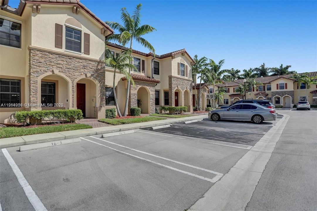 For Sale: $310,000 (2 beds, 2 baths, 1224 Square Feet)