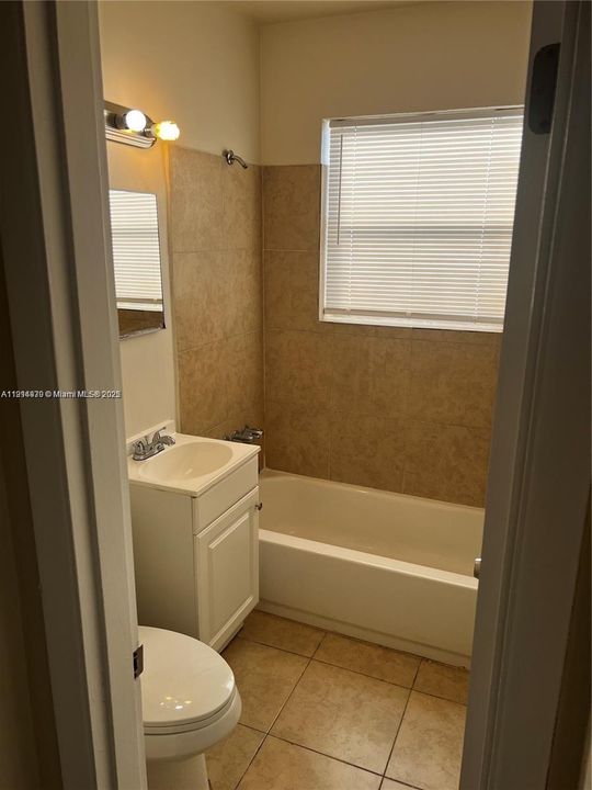 Active With Contract: $2,100 (3 beds, 1 baths, 5082 Square Feet)