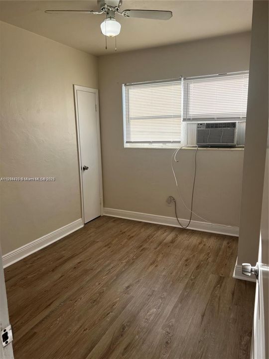 Active With Contract: $2,100 (3 beds, 1 baths, 5082 Square Feet)