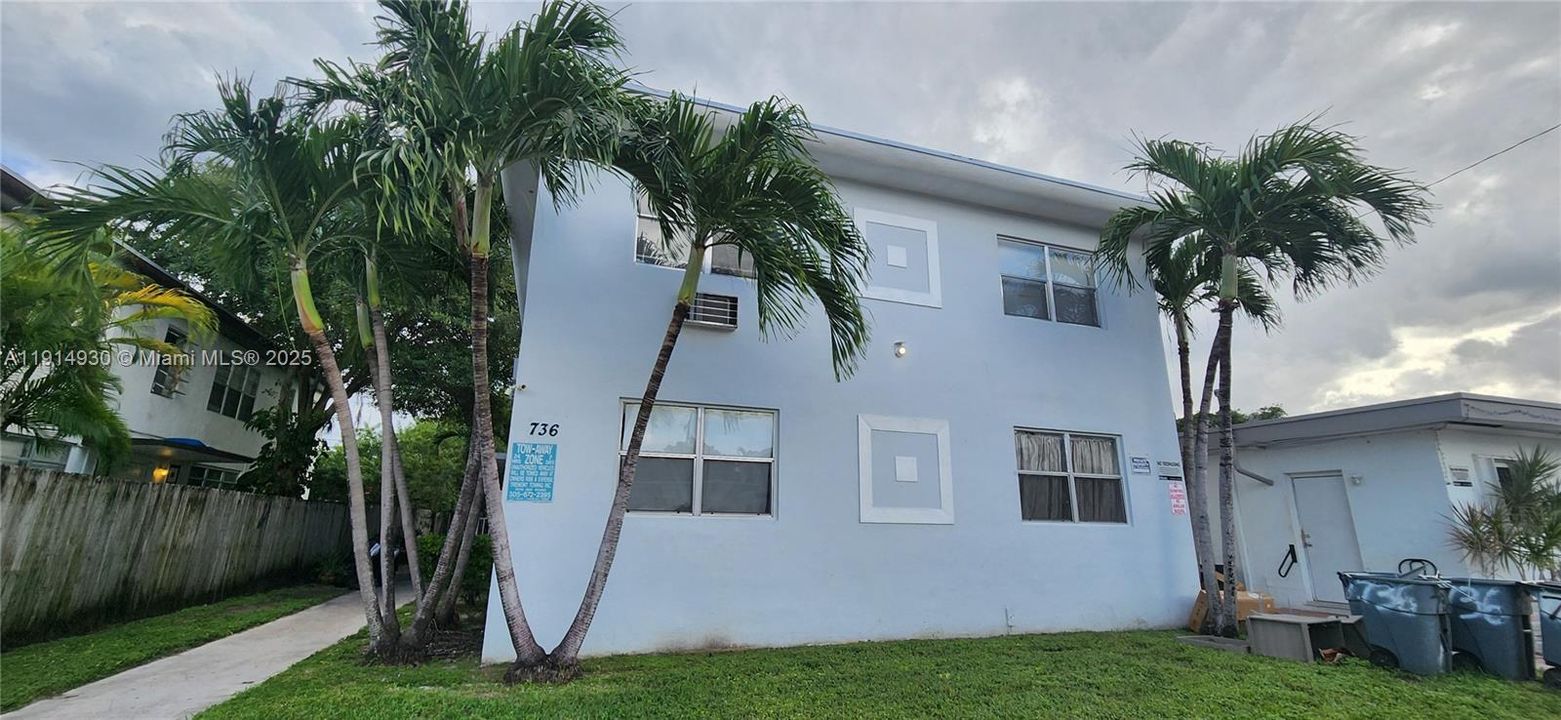 Active With Contract: $2,100 (3 beds, 1 baths, 5082 Square Feet)