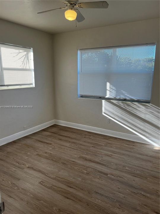 Active With Contract: $2,100 (3 beds, 1 baths, 5082 Square Feet)