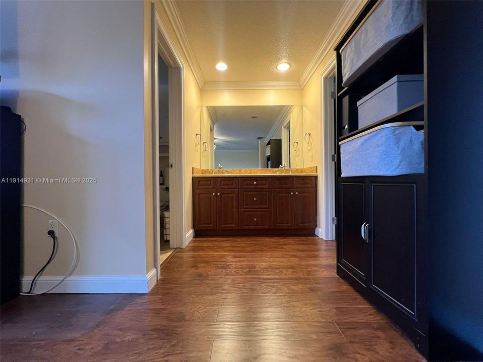 Master Bedroom Bathroom