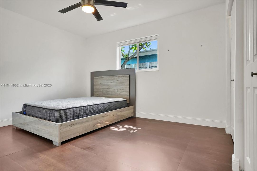 En Renta: $5,000 (5 camas, 4 baños, 2712 Pies cuadrados)