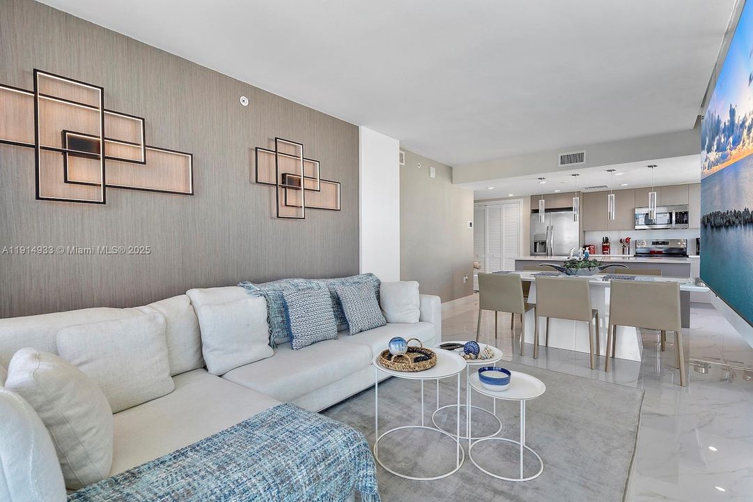 For Sale: $1,390,000 (3 beds, 3 baths, 1492 Square Feet)