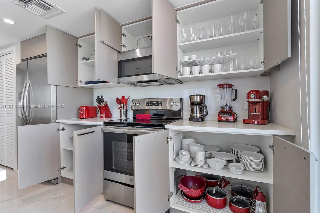 For Sale: $1,390,000 (3 beds, 3 baths, 1492 Square Feet)