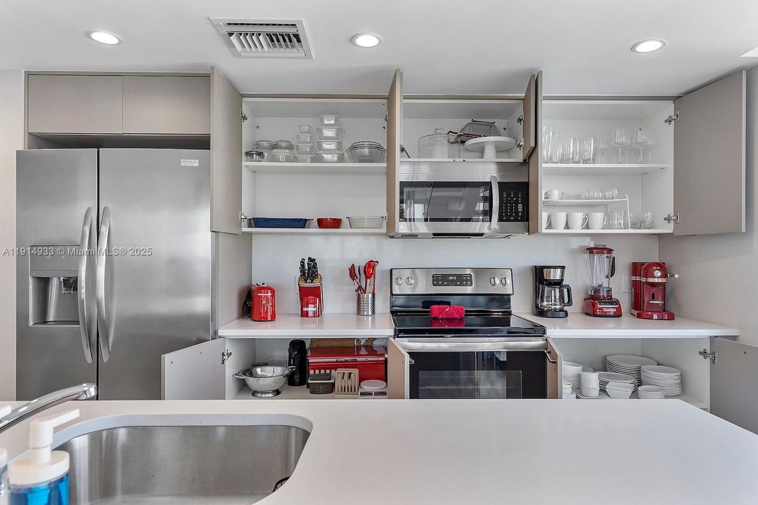 For Sale: $1,390,000 (3 beds, 3 baths, 1492 Square Feet)