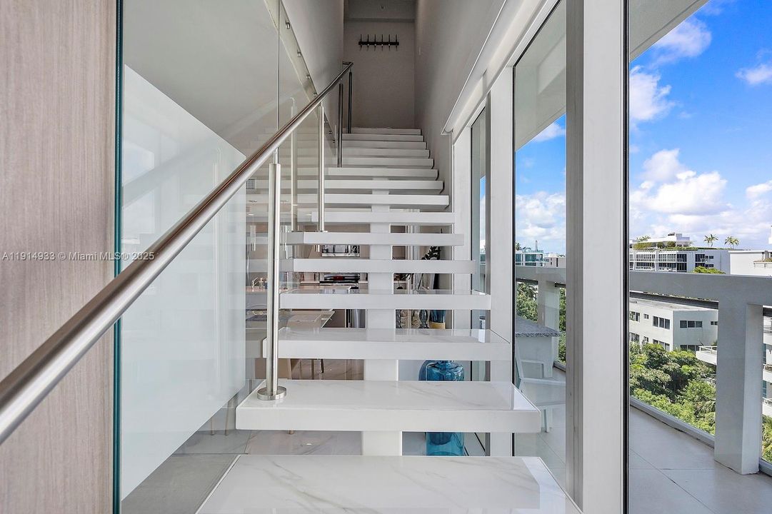 For Sale: $1,390,000 (3 beds, 3 baths, 1492 Square Feet)