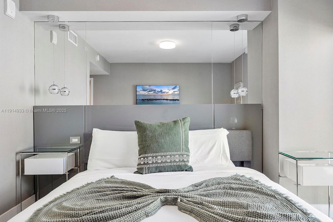 For Sale: $1,390,000 (3 beds, 3 baths, 1492 Square Feet)