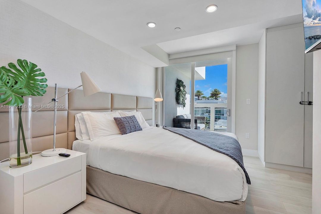 For Sale: $1,390,000 (3 beds, 3 baths, 1492 Square Feet)