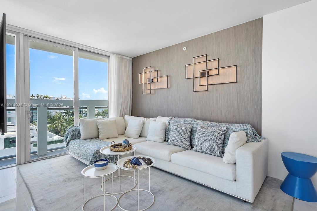 For Sale: $1,390,000 (3 beds, 3 baths, 1492 Square Feet)