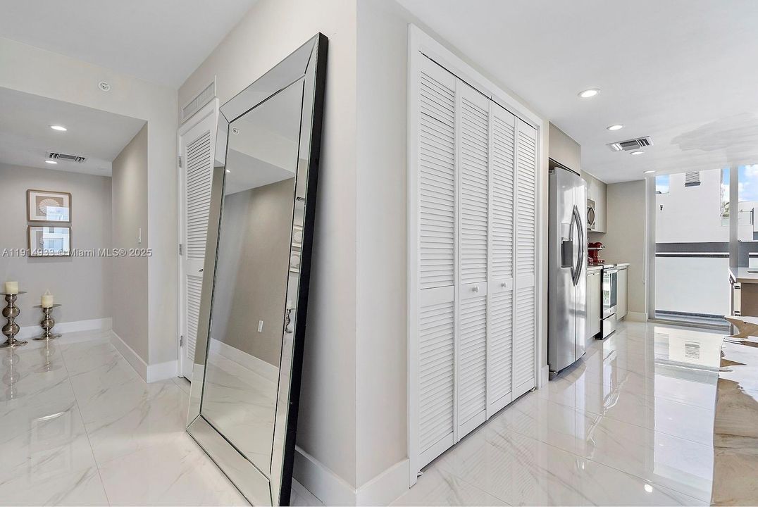 For Sale: $1,390,000 (3 beds, 3 baths, 1492 Square Feet)