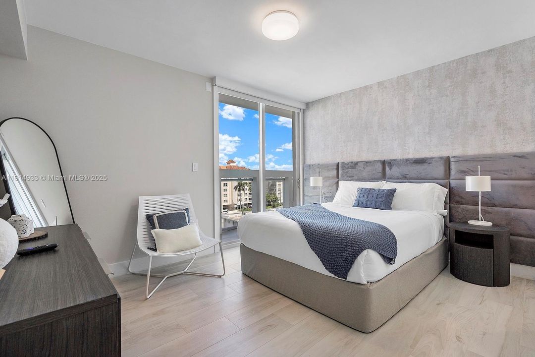 For Sale: $1,390,000 (3 beds, 3 baths, 1492 Square Feet)