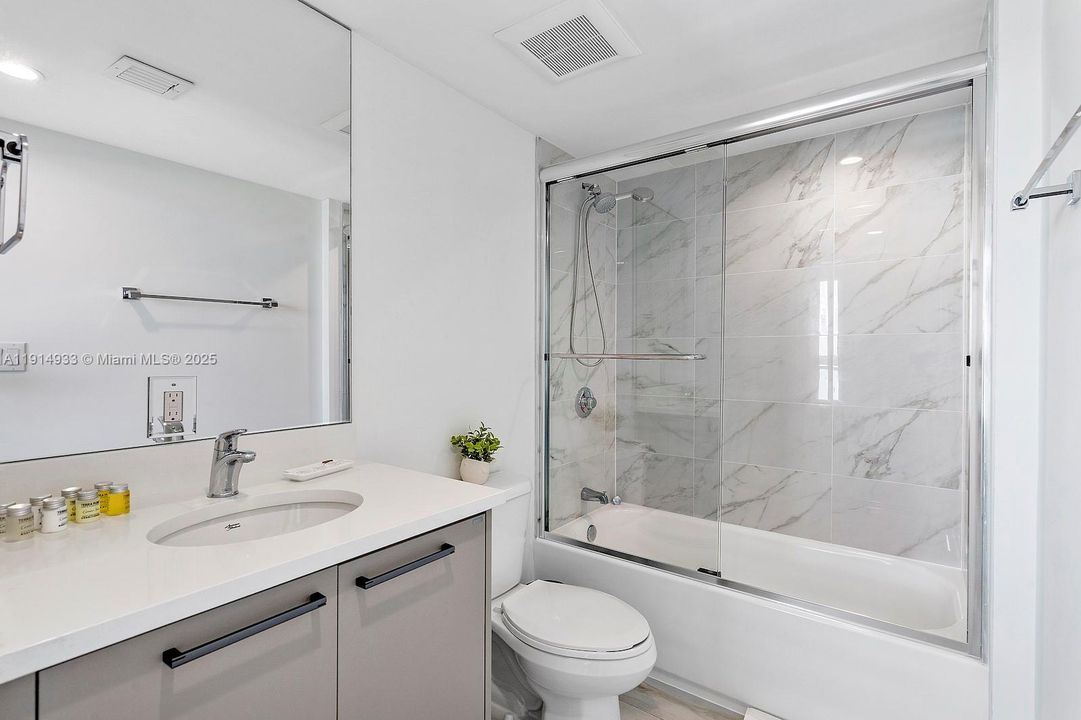 For Sale: $1,390,000 (3 beds, 3 baths, 1492 Square Feet)