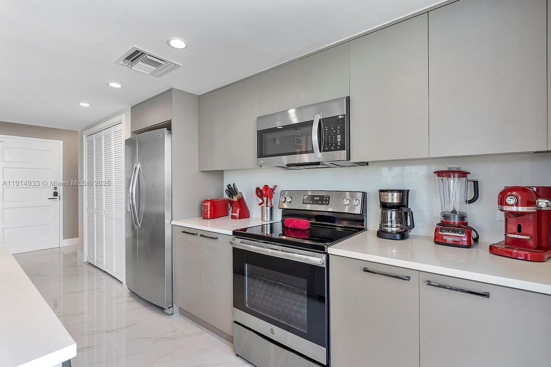 For Sale: $1,390,000 (3 beds, 3 baths, 1492 Square Feet)