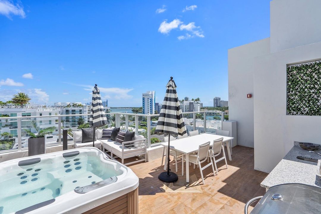 For Sale: $1,390,000 (3 beds, 3 baths, 1492 Square Feet)