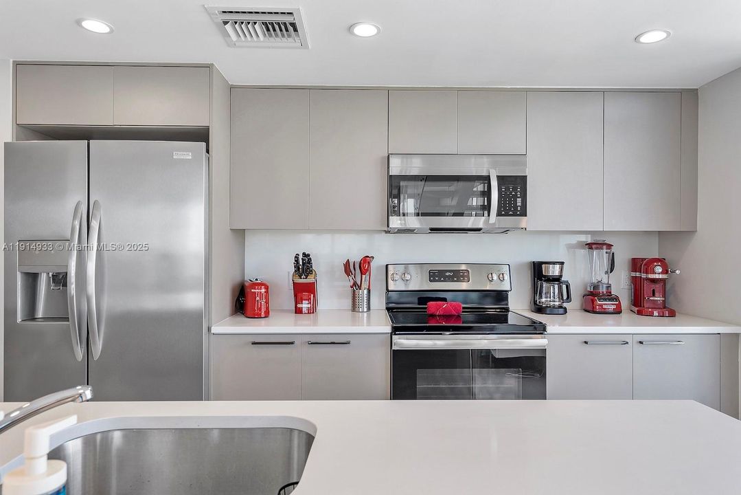 For Sale: $1,390,000 (3 beds, 3 baths, 1492 Square Feet)