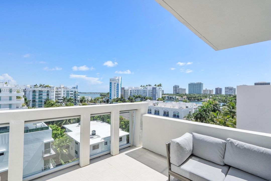 For Sale: $1,390,000 (3 beds, 3 baths, 1492 Square Feet)