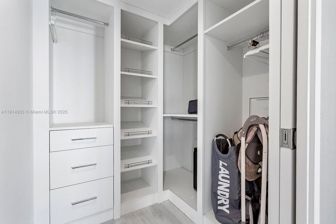 For Sale: $1,390,000 (3 beds, 3 baths, 1492 Square Feet)