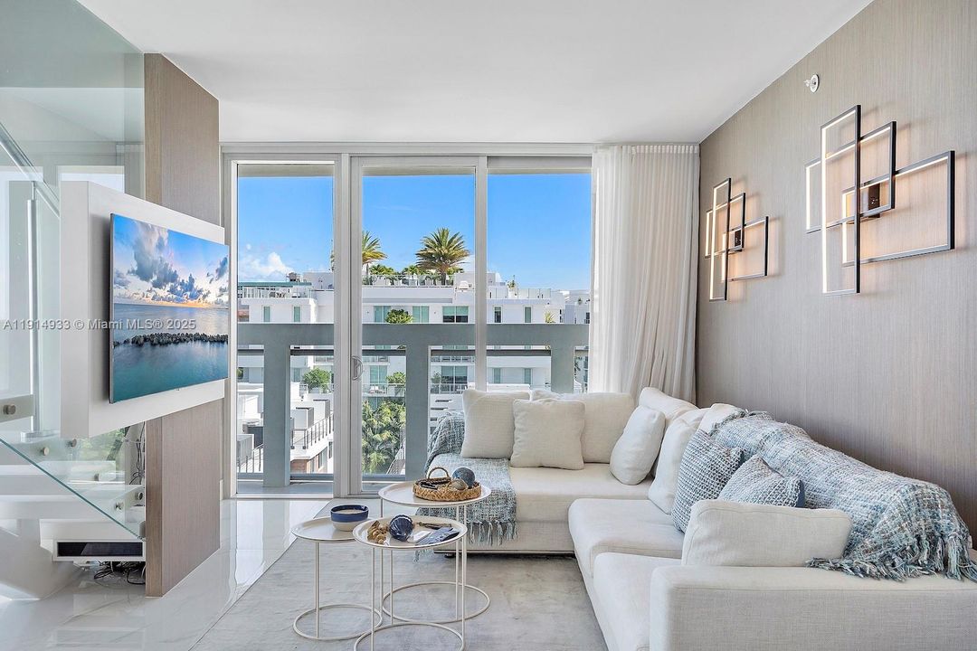 For Sale: $1,390,000 (3 beds, 3 baths, 1492 Square Feet)