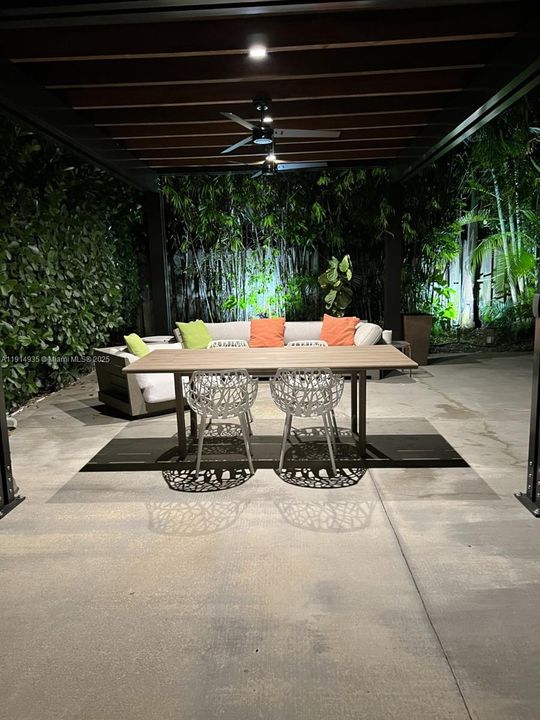 For Sale: $2,150,000 (4 beds, 3 baths, 2452 Square Feet)