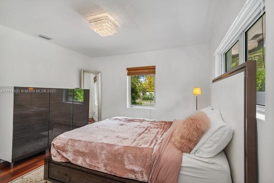 For Sale: $2,150,000 (4 beds, 3 baths, 2452 Square Feet)